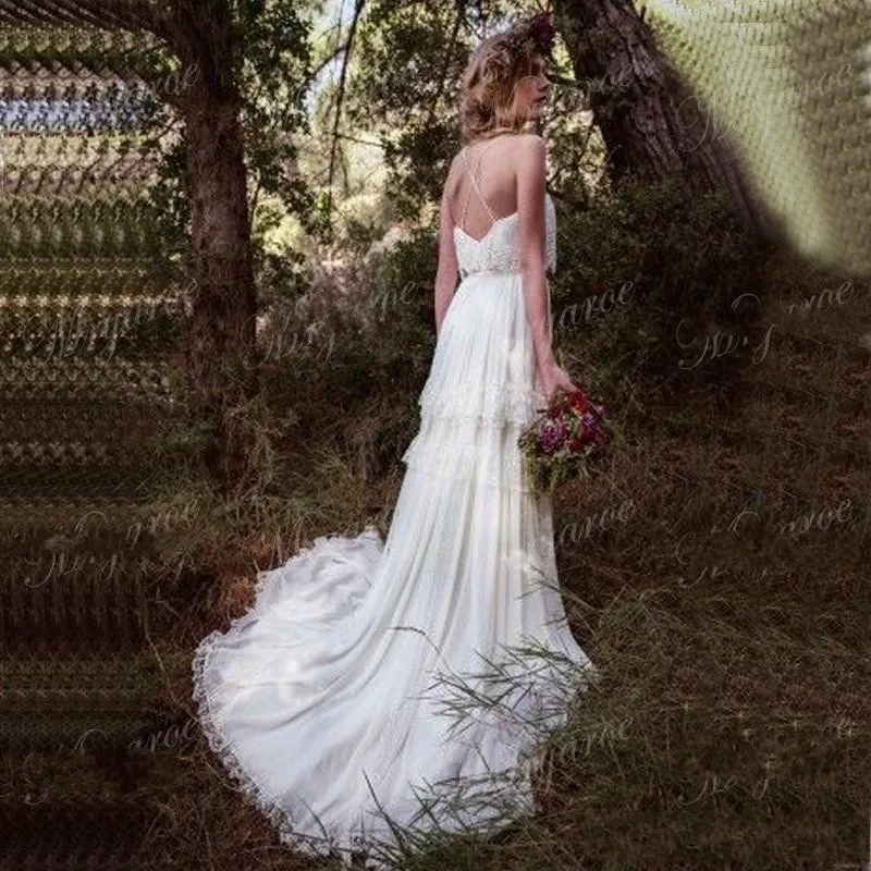 vintage-hippie-style-boho-beach-wedding-dresses-sexy-spaghetti-straps-tiered-lace-chiffon-a-line-gybsy-bridal-gowns (3)_conew1