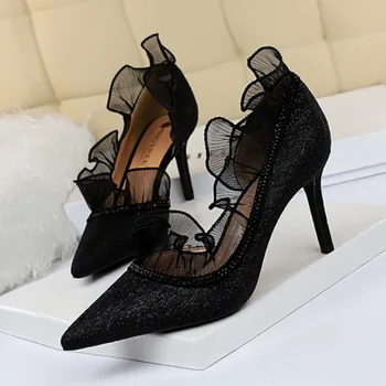 

2020 European and American cool spring and autumn new sexy banquet lace high heels shallow mouth queen hollow rhinestone women's