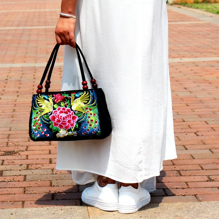 New Fashion Embroidery Women Small handbags National Floral Embroidered Lady Top-handle bags Single-layer Beading Falp Carrier