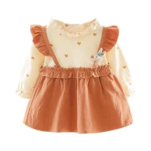 Осенняя одежда для маленьких девочек; платье в стиле пэчворк с длинными рукавами и принтом сердца для новорожденных; Нарядный сарафан для малышей; Лидер продаж