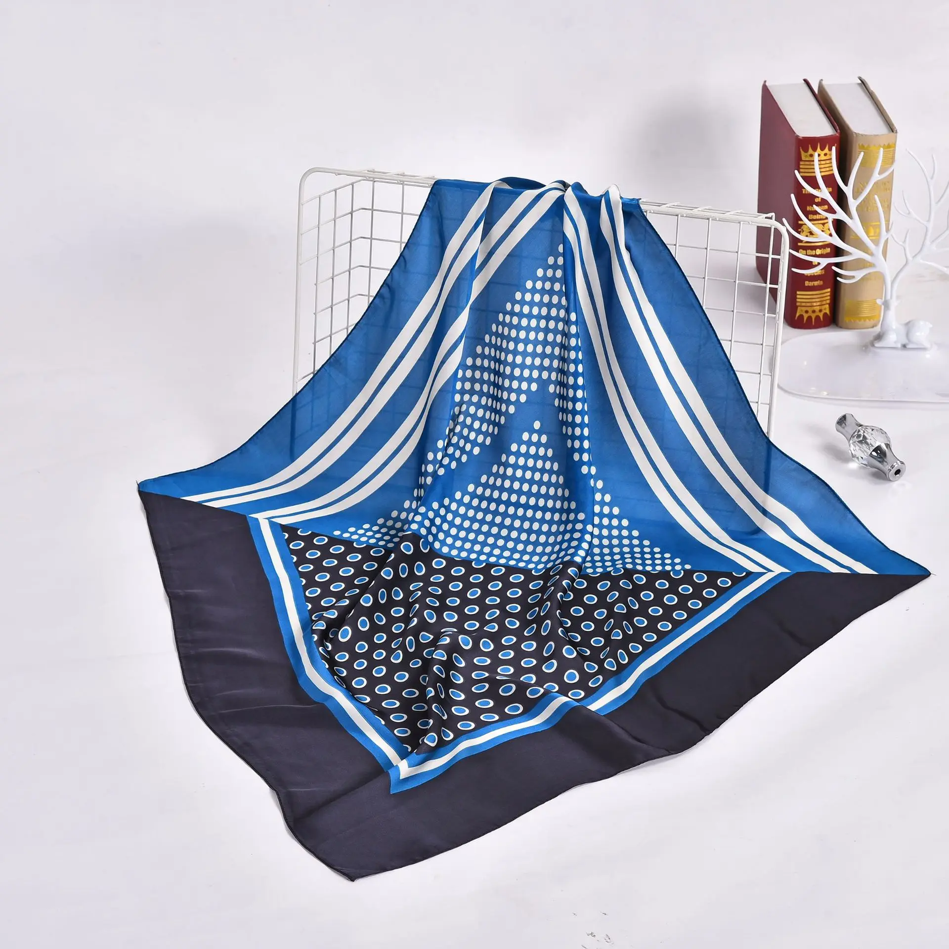 

Polka Dot Stitching Silk Scarf Printing Small Square Scarf Long Women Head Neck Scarves for Ladies Wrist Towel Bag Accessories