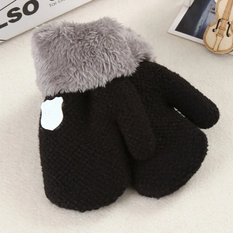 Новое поступление на зиму для маленьких мальчиков и девочек трикотажные перчатки теплые веревку полный митенки для пальцев перчатки для детей Дети