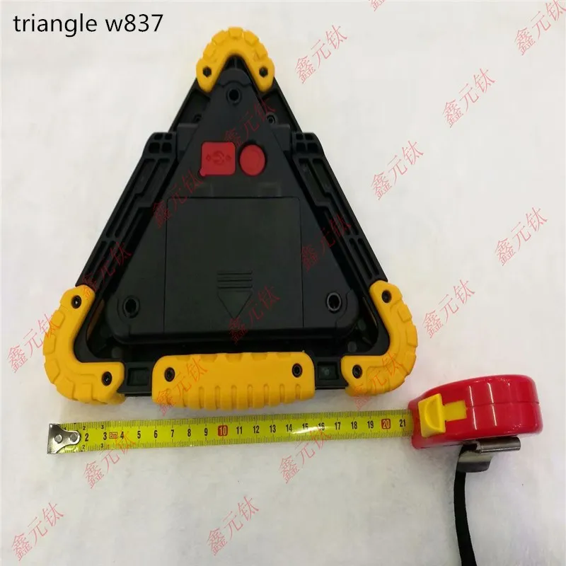 MULTIFUNCTIONAL working lamp W837 White triangle emergency light Camping lamp Moving light highlighted 2pcs cob 15w