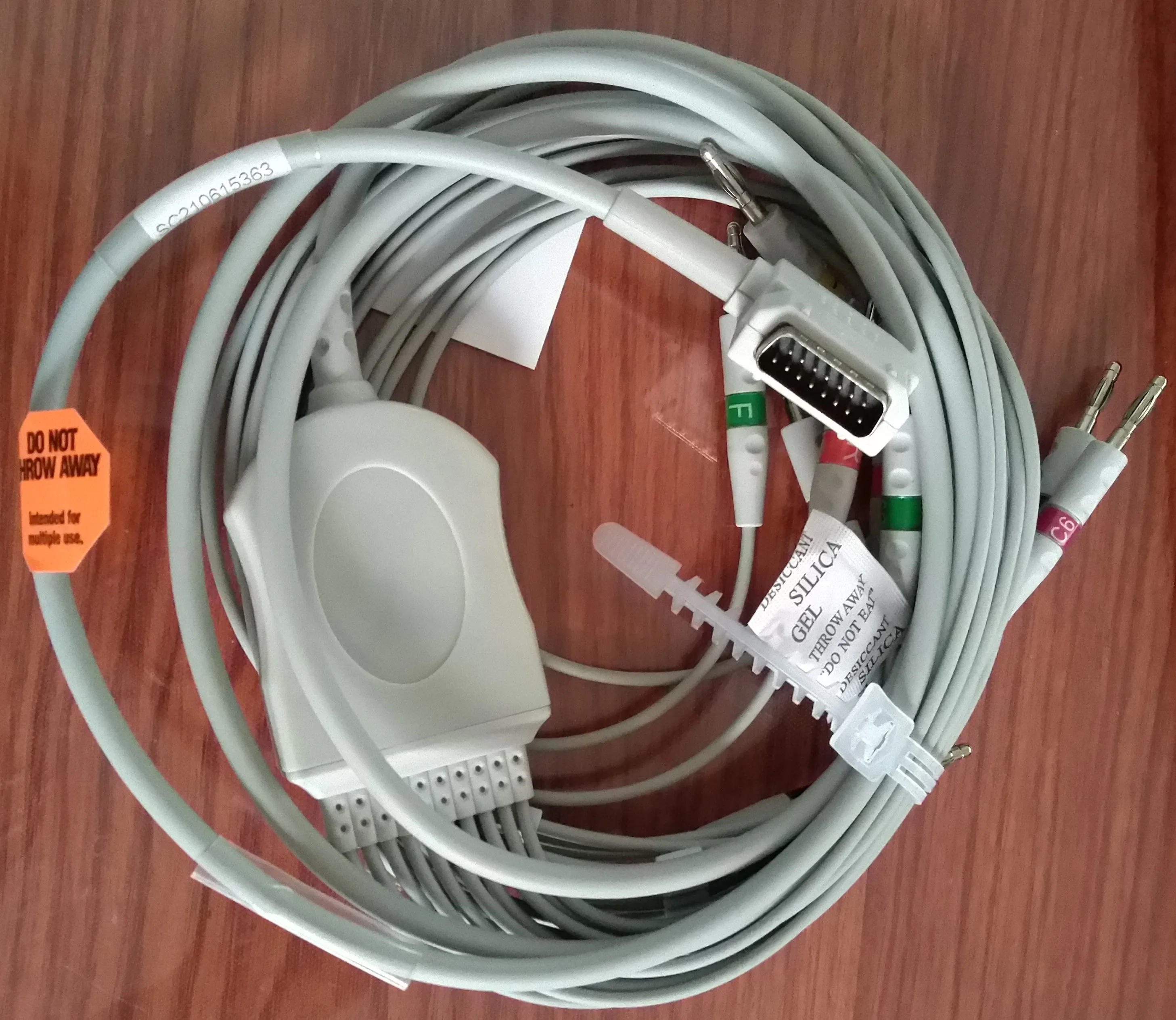 

Слитный кабель совместим с KANZ PC-109 ECG 108/110/1203/1205