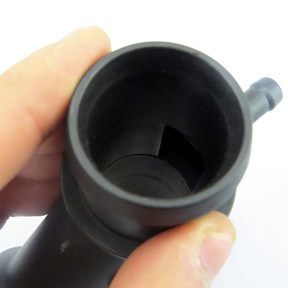 Engine Radiator Coolant Hose Connector New For VW Passat-TT