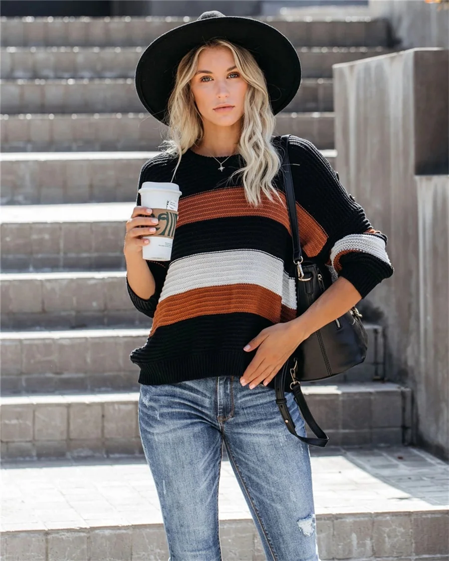 younesbuttondetailedstripedknitsweater09.webp