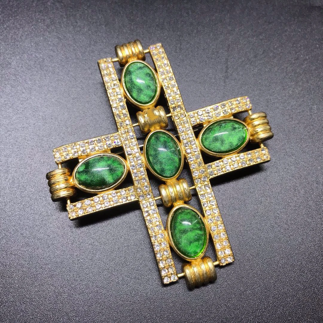 

Brand Fashion Jewelry Vintage Yellow Gold Cross Brooch Party Sweater Brooch Green Crystal Design Gold Color Fashion Brooches