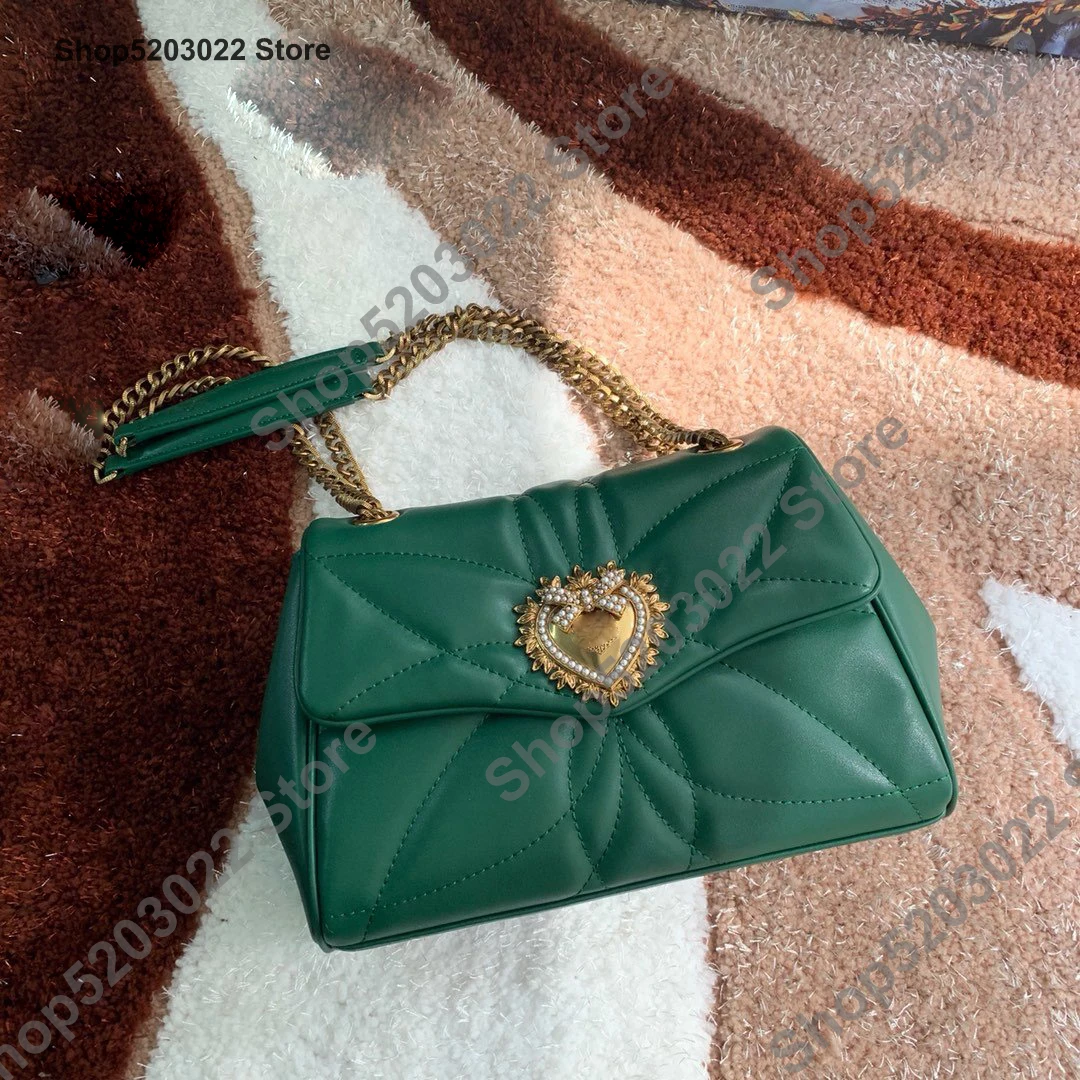 

2019 new color Green Crossbody Pearl Love Decoration handbag cowhide one shoulder slant span handbag small size Italian brand