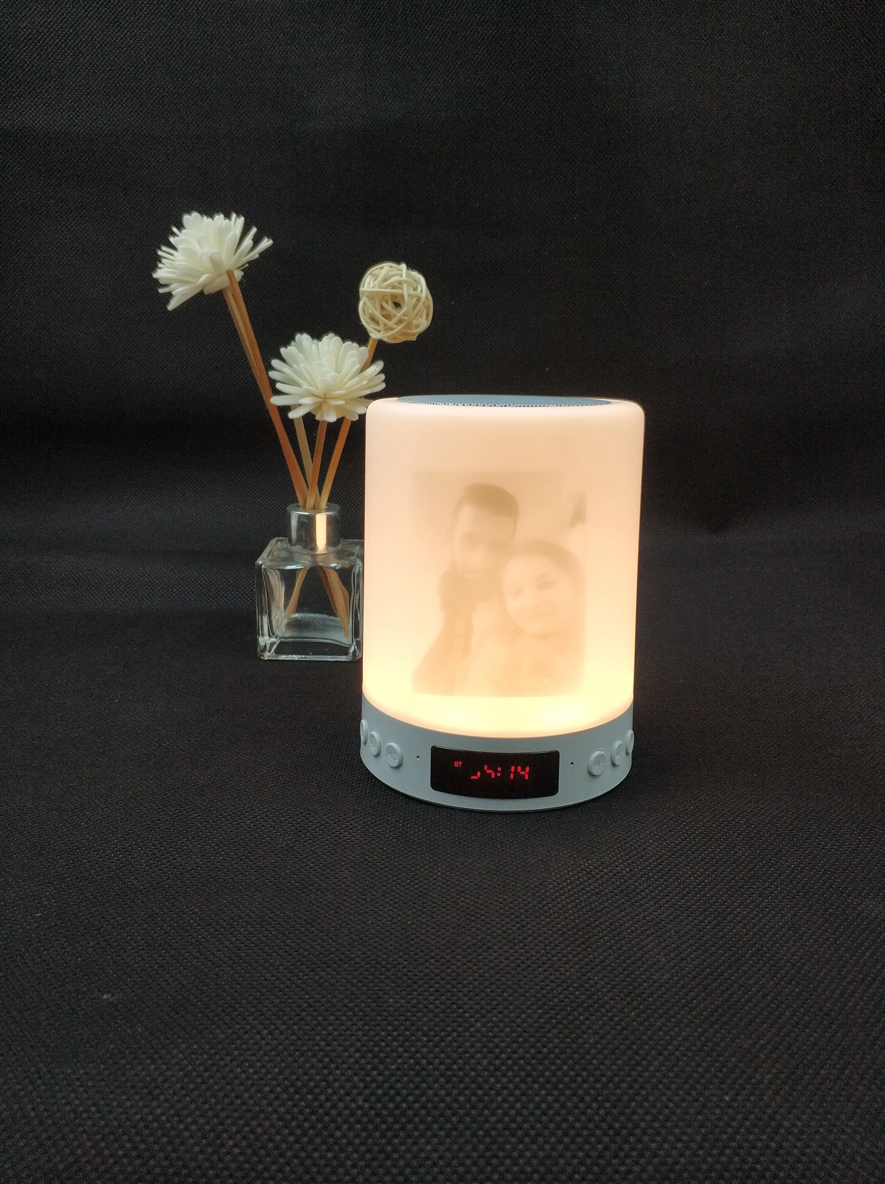  HZFCEW Custom Pattern Colorful Night Light Smart Portable Wireless Bluetooth Speaker Touch Control  - 32970974461