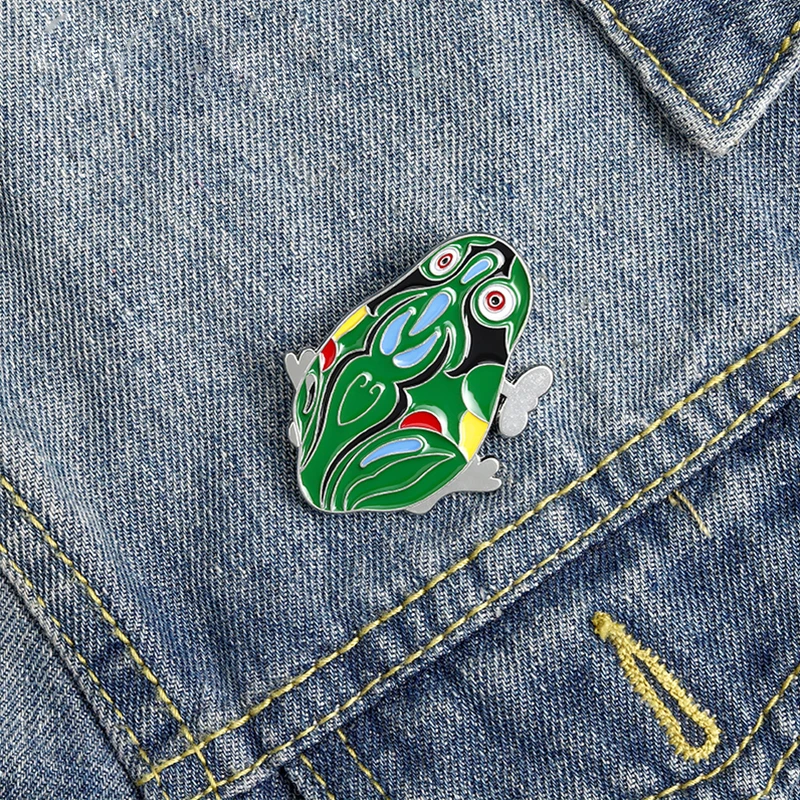 Chinese-childhood-toys-Enamel-Lapel-Pins-Clockwork-frog-Brooches-Badges-Fashion-animal-Pins-Gifts-for-Friends