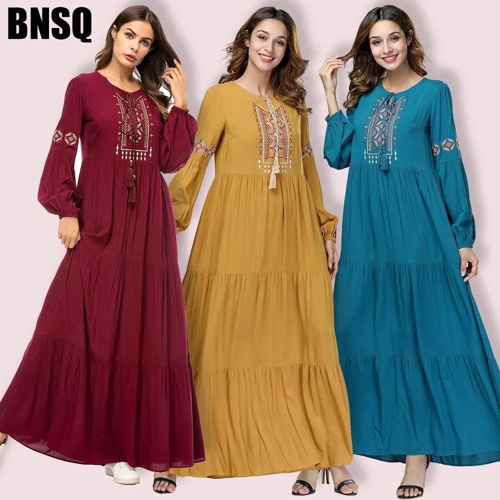

BNSQ Fashion Simple Embroidered Dress Muslim Abaya Loose Maxi Dress
