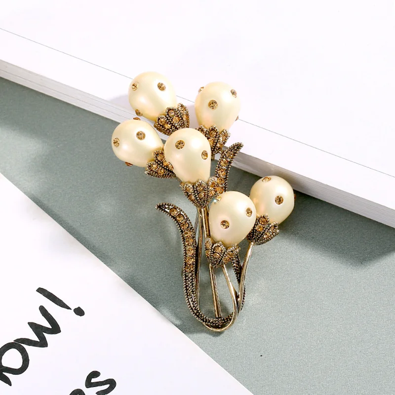 

Elegant Zircon Pearl Flower Brooch Pin Imitation Copper Jewelry Vintage Women Girls Coat Dress Sweater Scarf Pins Accessories