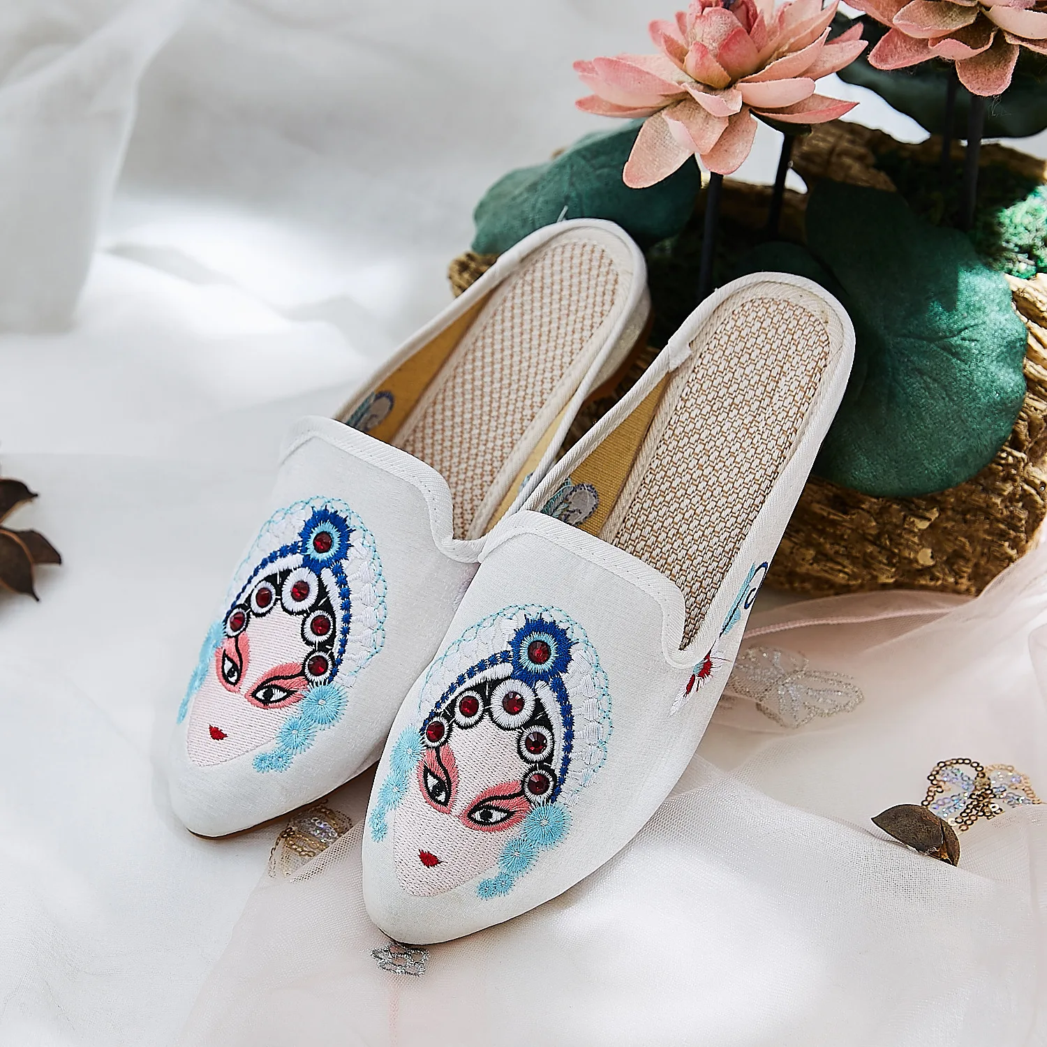 

Cui Yingying Slipper Summer Chinese-style Peking Opera Diva Facial Makeup Embroidery West Chamber Pointed-Toe WOMEN'S Sandals