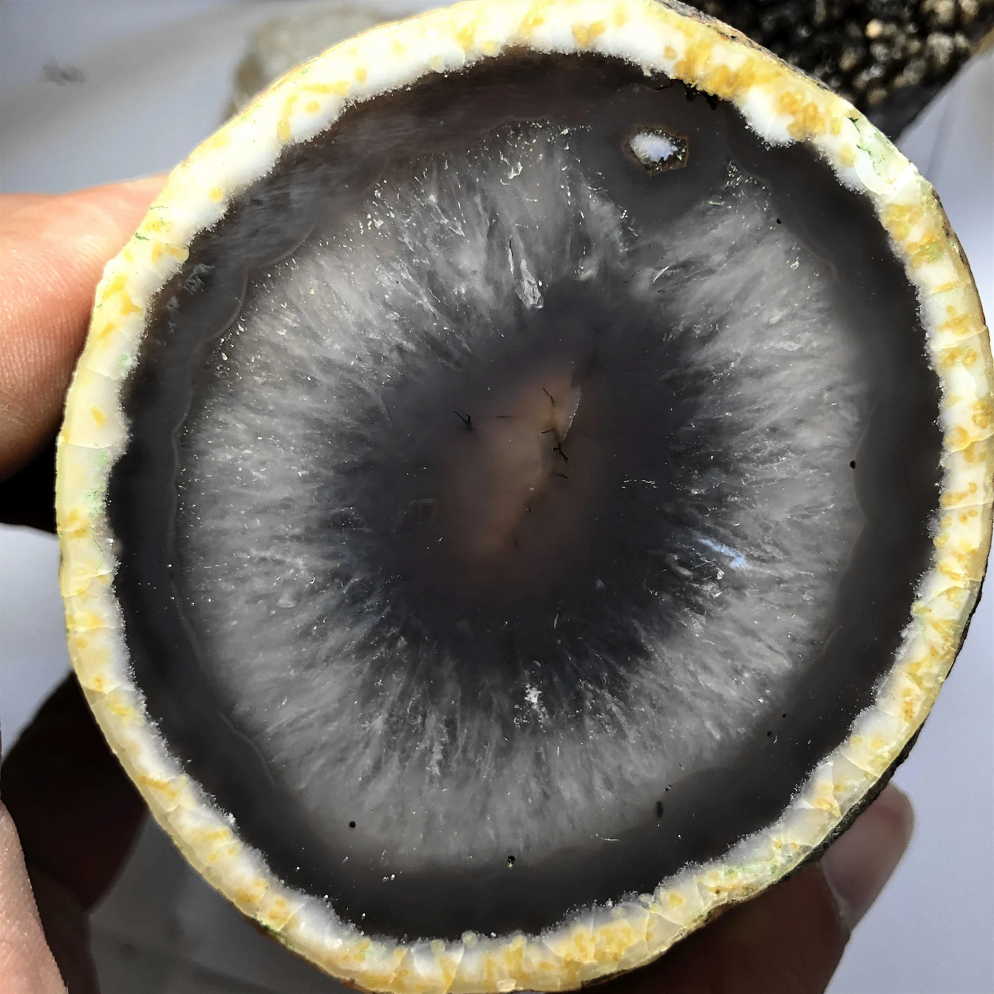 Натуральный эгидрос Агат из Мадагаскара Полировочный камень большой пузырь воды Мощность камень домашний декор заживление