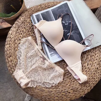 

French Thin Small Bra Gather Lace Cross Beautiful Back Underwear Female Seamless Non-wireless Bra Set Soutien Gorge Femme 2020