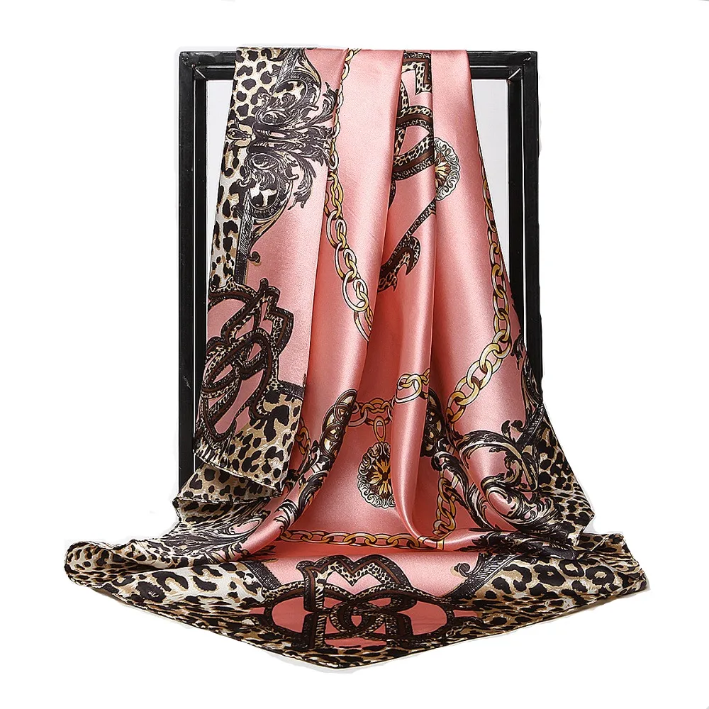 Хиджаб платок на голову женская мода Леопардовый принт с цепью печати квадратный атласный платок осенний шарф из натурального шелка Платки Обертывания 90*90 см