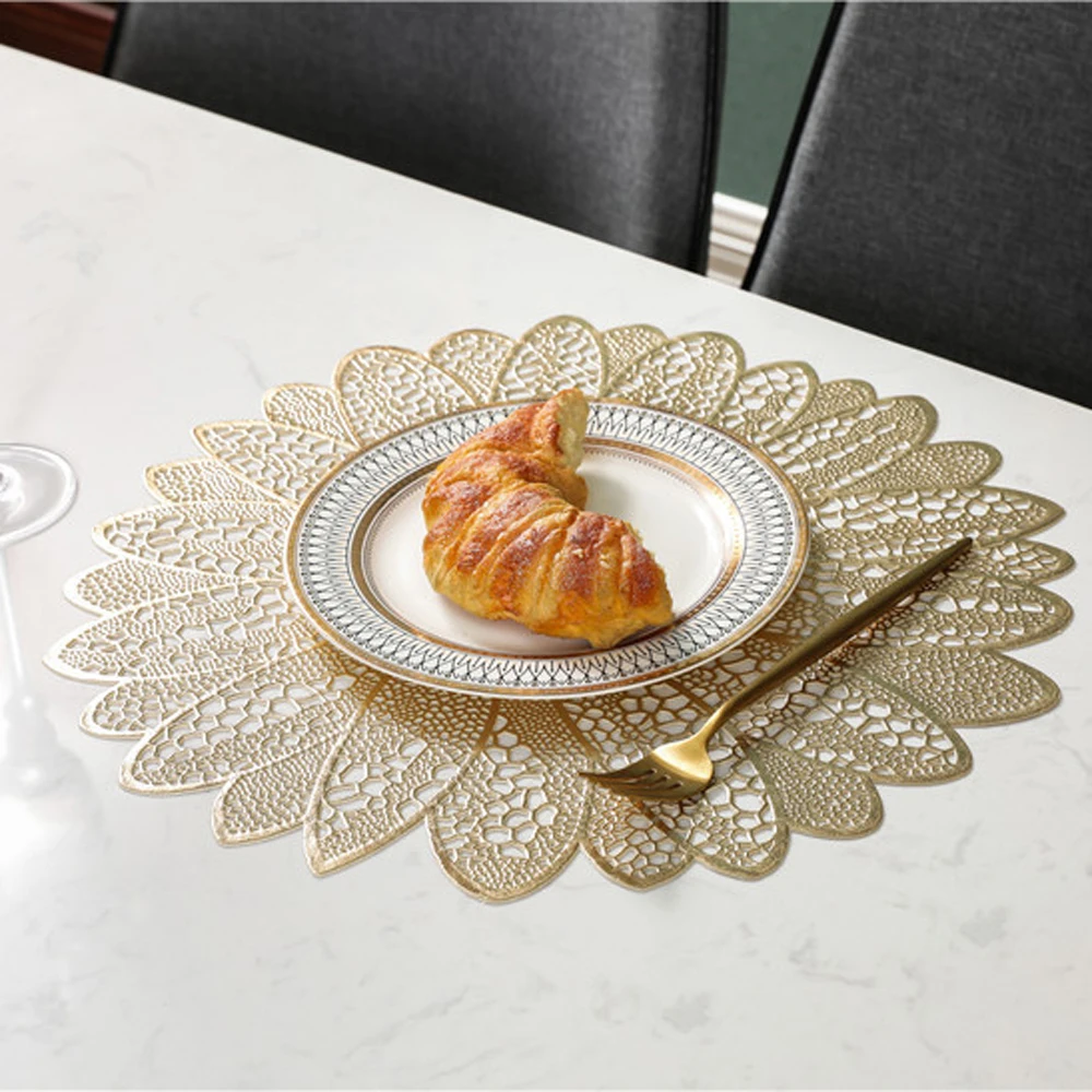 

Thicken PVC Material Placemat Hollowed Gold Stamping Placemat Flowers Shape Unique Placemat For Home Decor Dining Table 4