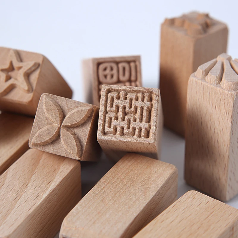 Hand Carved Wooden Stamps Wood Seal for Printing DIY Clay Pottery Printing Blocks Clay Tool Fish Bone / Squirrel / Flower Deer
