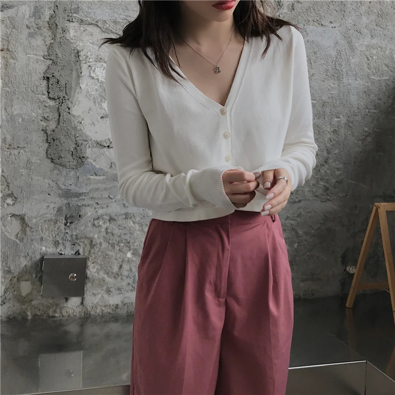 Women's Knit Cardigan Sweater Fashion Chic Short Knit Cardigan New Short Thin V-neck F Long Sleeve Outer tops Female Tops GD048