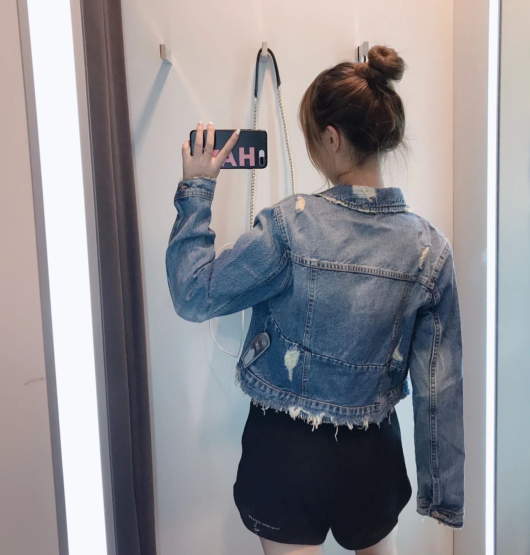 

Zn88 2019 Autumn New Style Washing Short Version Denim Jacket with Holes Flash Coat Women's