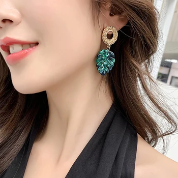 

AENSOA Simple Green Color Tropical Monstera Leaf Shape Earrings For Women Boho Resin Leaves Plants Drop Earrings Party Jewelry