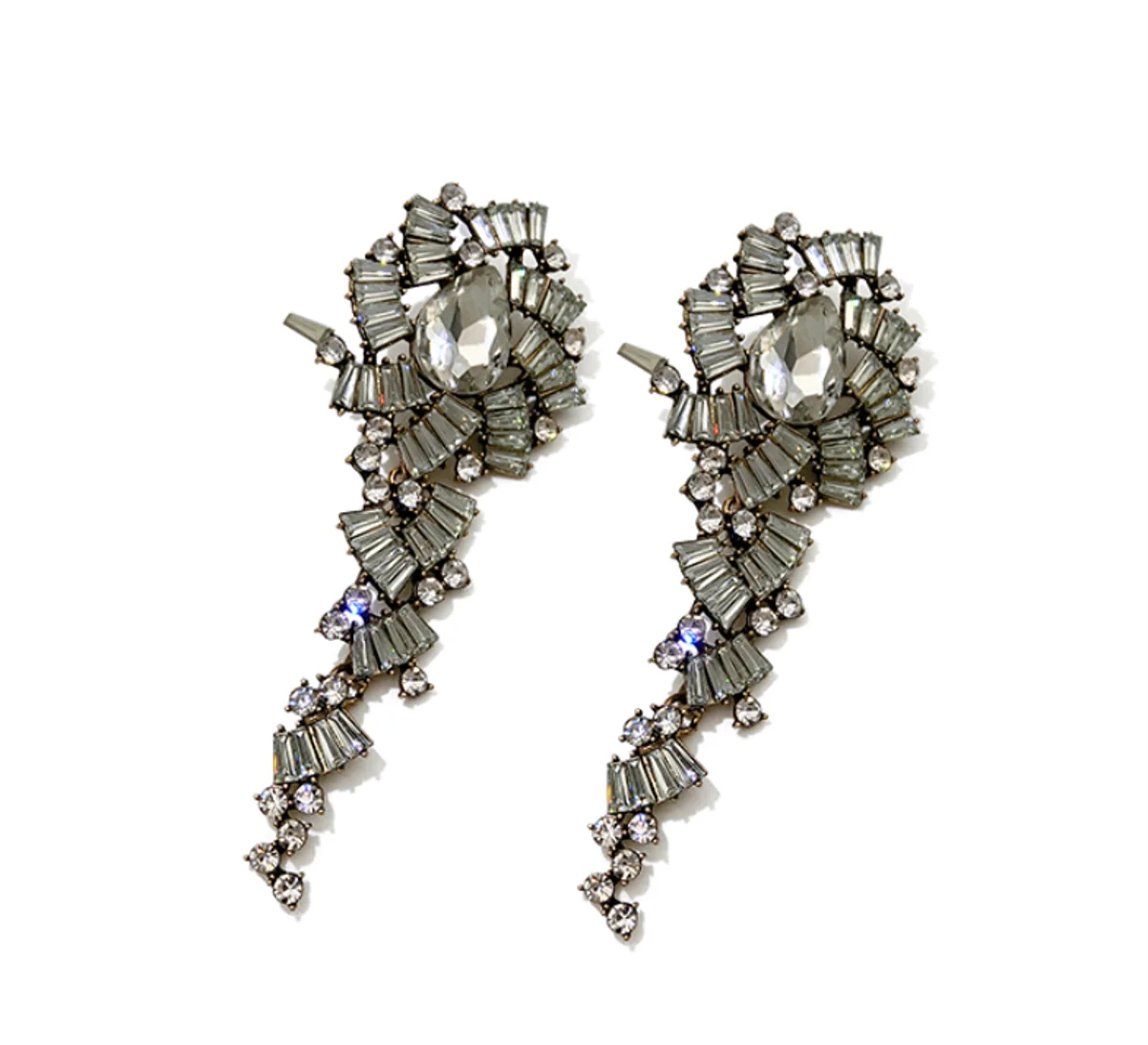 2023 trend Vintage flower Stud earrings petal design Unusual party earrings fashion jewelry for women