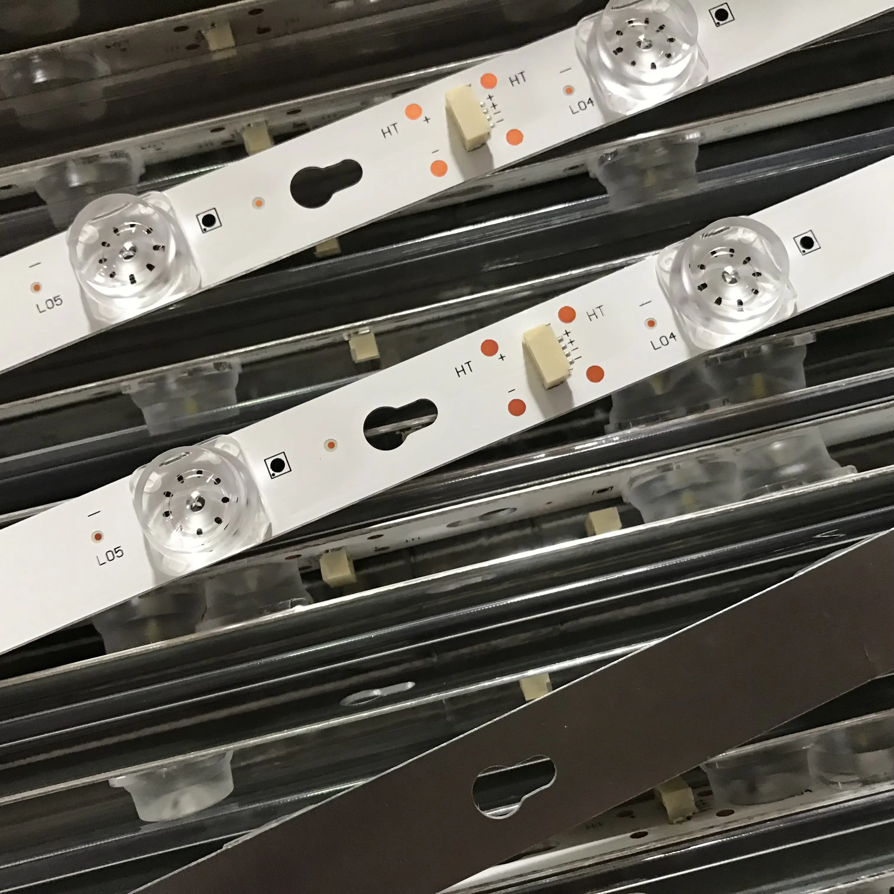 New 10set=30 PCS 8LED(6V) 690mm LED backlight strip for L40E5800A 4C-LB4008-HR01J 40D2900 40HR330M08A6 V8 L40F3301B D40A620U | Лампы и