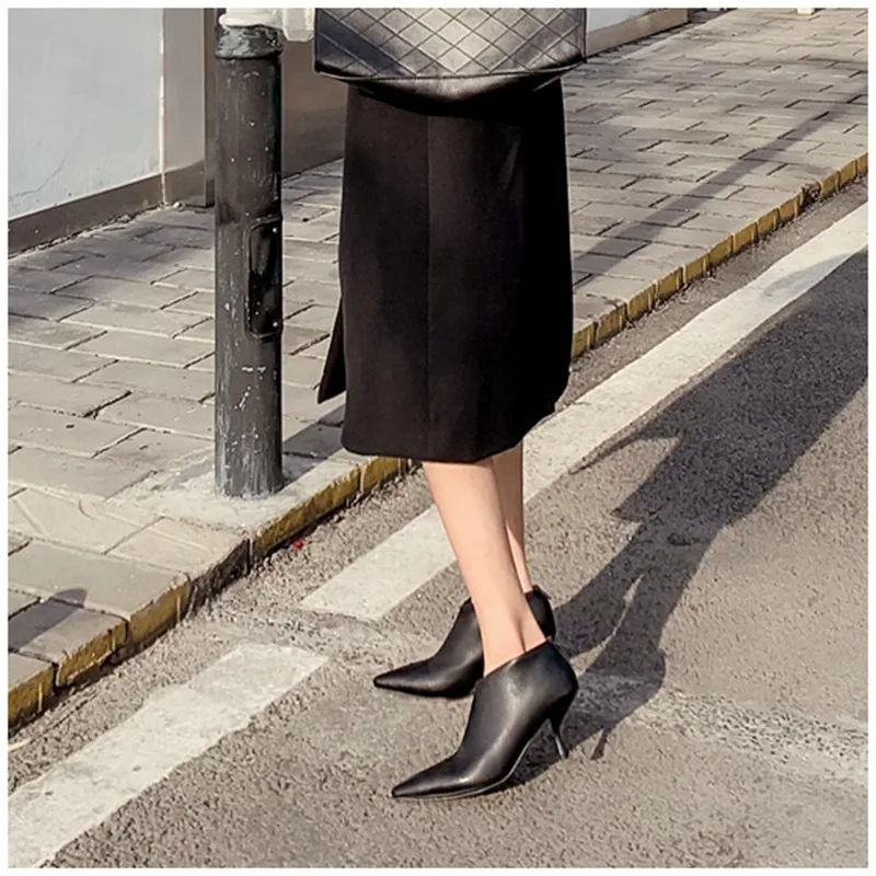 SUOJIALUN/ г. Новые брендовые осенние женские ботинки на тонком высоком каблуке пикантные однотонные ботильоны с острым носком