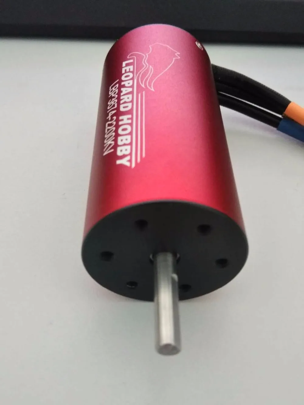 

Hot Leopard LBP3674 KV2650 KV3270 KV1900 KV2200 KV1650 KV1300 4 Poles Inrunner Brushless Motor for RC Car/ RC Boat