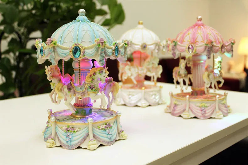 Carousel музыкальная мини шкатулка креативный подарок с мигающим светильник