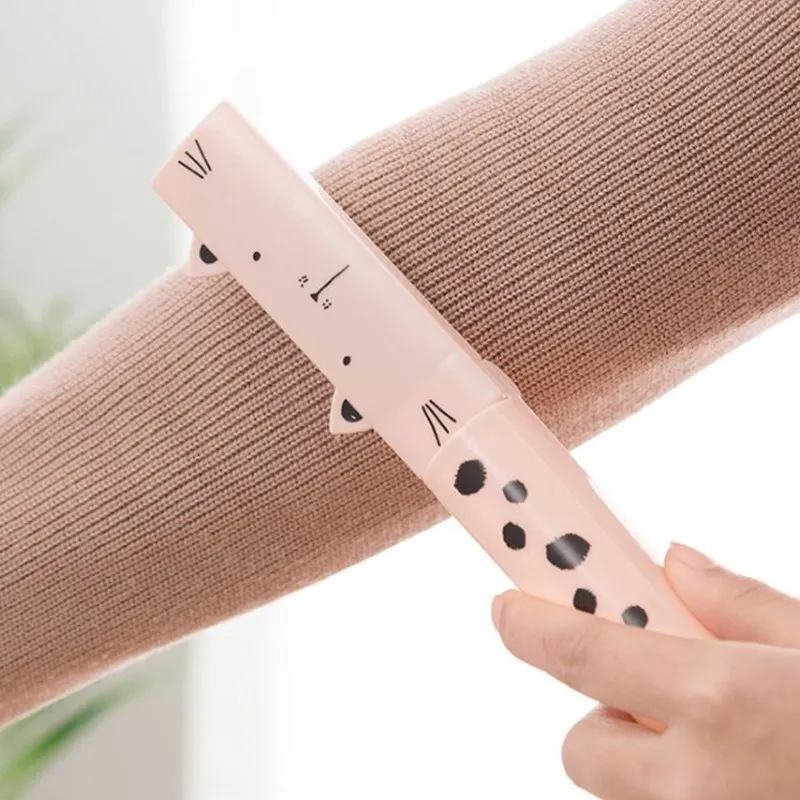 

1PC Cute Sticky Hair Removal Brush Rugs Bed Sheet Dust Removal Brush Lint Rollers Washable Dust Clothing Cleaning Brush Sweater