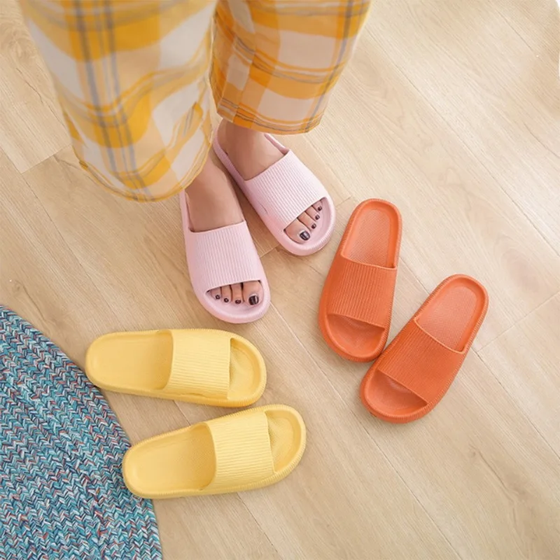 Zapatillas antideslizantes de suela gruesa de EVA para baño, tobogán para interiores, sandalias casuales para playa, zapatos de casa con plataforma, envío directo