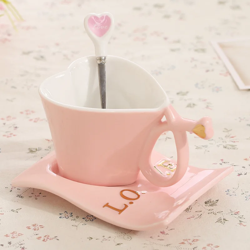 Китайская креативная керамическая чашка в форме сердца Европейская кофейная чашка для молока воды и блюдца любовь пара красивая кружка для подарков