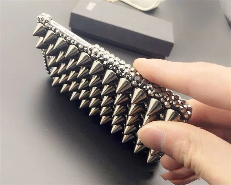 Rock Full Metal Punk Spikes Studs Rivet Bling Diamond Case Cover For Samsung Galaxy Note 20 10 9 8 S21 S20 Ultra S10E/9/8 Plus Rock Full Metal Punk Spikes Studs Rivet Bling Diamond Case Cover For Samsung Galaxy Note 20 10 9 8 S21 S20 Ultra S10E/9/8 Plus