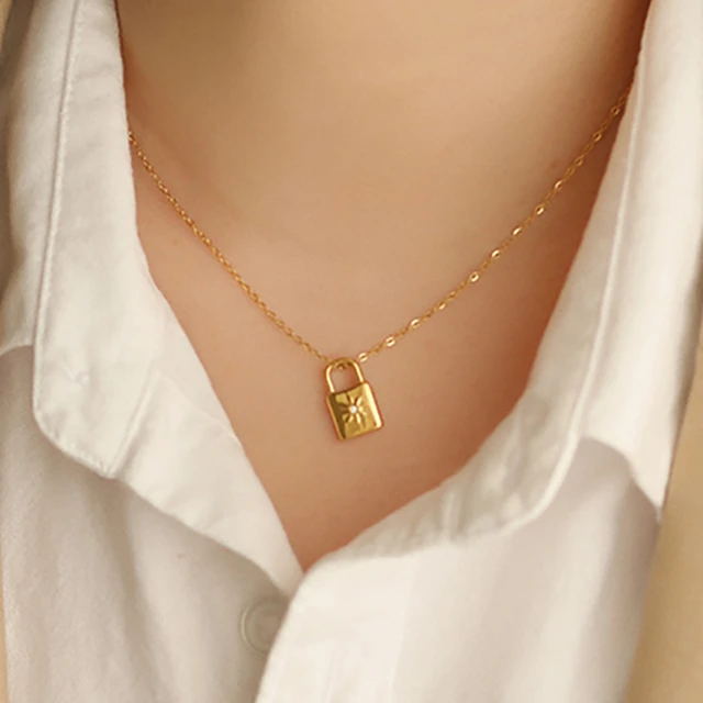 LOUIS VUITTON Necklace with padlock, steel. Jewellery & Gemstones