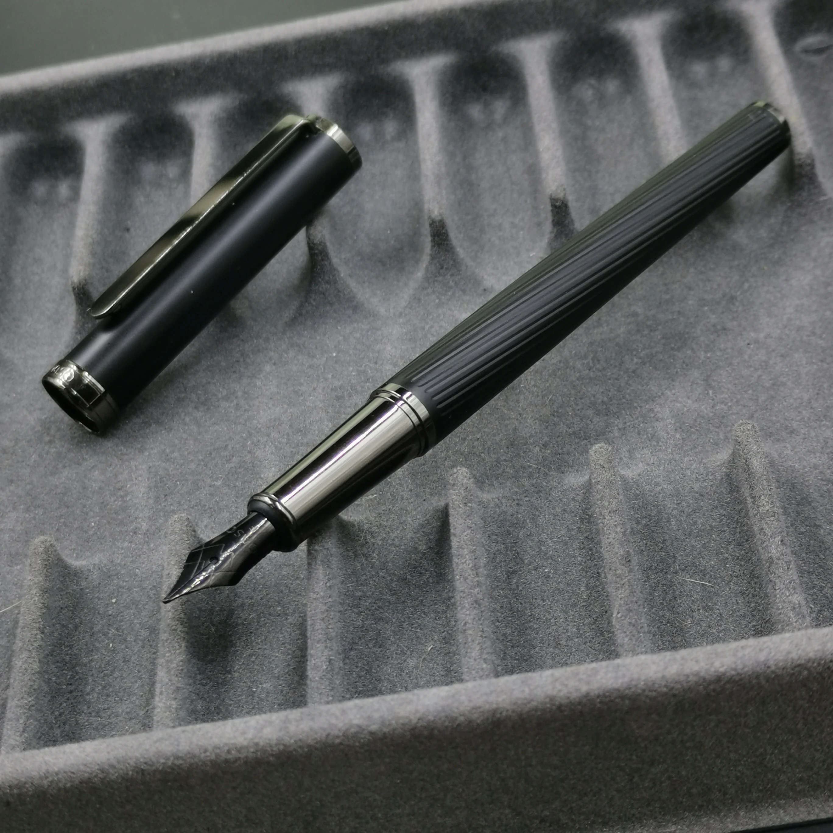 

OS Fountain Pen With F Black Nib Converter Pen