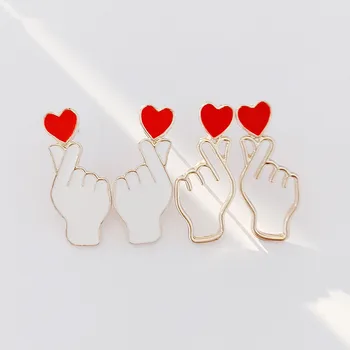 

Fashion Than Heart Hand Temperament Earrings Minimalist Geometric Trendy Hand Shape Stud Earrings for Women Jewelry Girl
