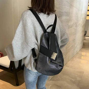 

New Fashion Europe And America Retro Soft Leather Sequins Backpack Women's Personality Lock Backpack Big Leisure Travel