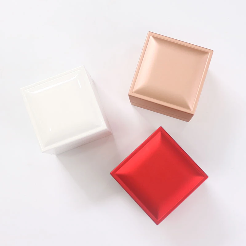 

New Cube Jewelry Box With LED Light For Engagement Wedding Rings Box Festival Birthday Jewerly Ring Necklace Display Gift Boxes