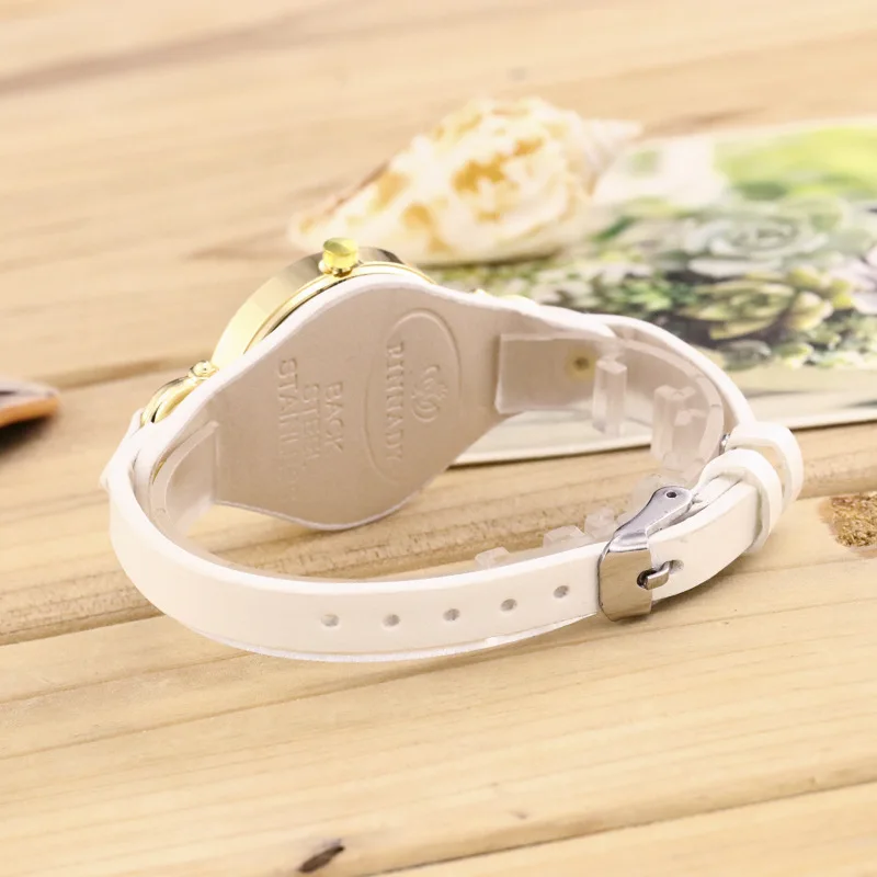 HTB1CPuLPPDpK1RjSZFrq6y78VXa6