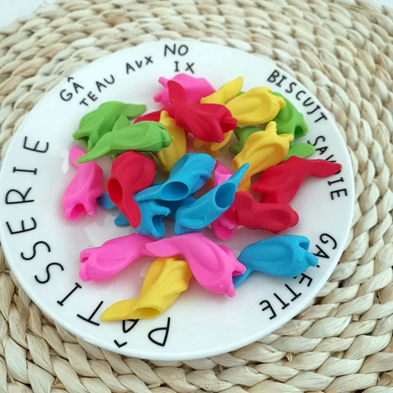 

2018 New 10 Pcs Creative Children Pencil Holder Correction Hold Pen Writing Grip Posture Tool