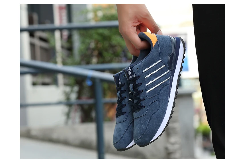 2020 Men's Casual Breathable Sneakers
