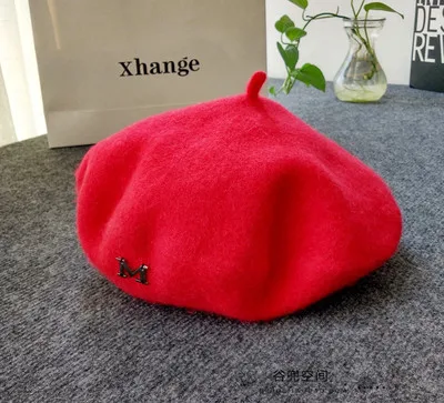 red Старый буквенный Женский вышитый заклепками M Стандартный хлопковый шерстяной берет художника, Женская глиняная теплая шапка - Цвет: red