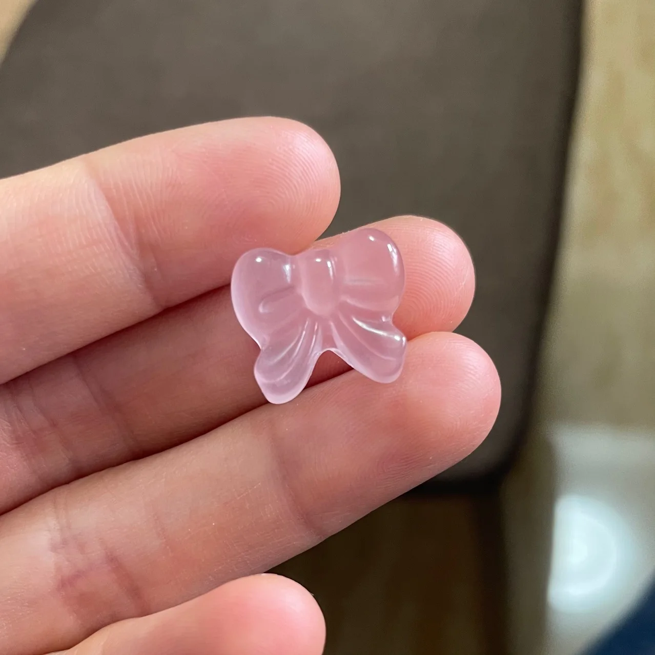 

10PCS Natural pink crystal hibiscus stone carved bow pendant beads Cute Natural jade pendant accessories For Jewelry making