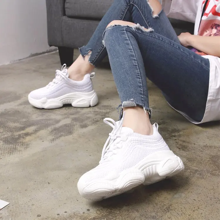 Белые кроссовки Для женщин Повседневная обувь с сетчатым верхом из дышащего материала Женская мода кроссовки на шнуровке высокие, для отдыха Для женщин Вулканизированная обувь на платформе - Цвет: Белый
