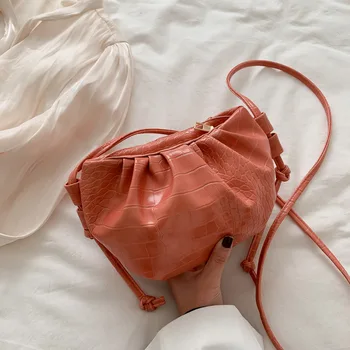 

2020 net red popular crocodile pattern small bag female summer new fashion fold shoulder bag wild messenger bag