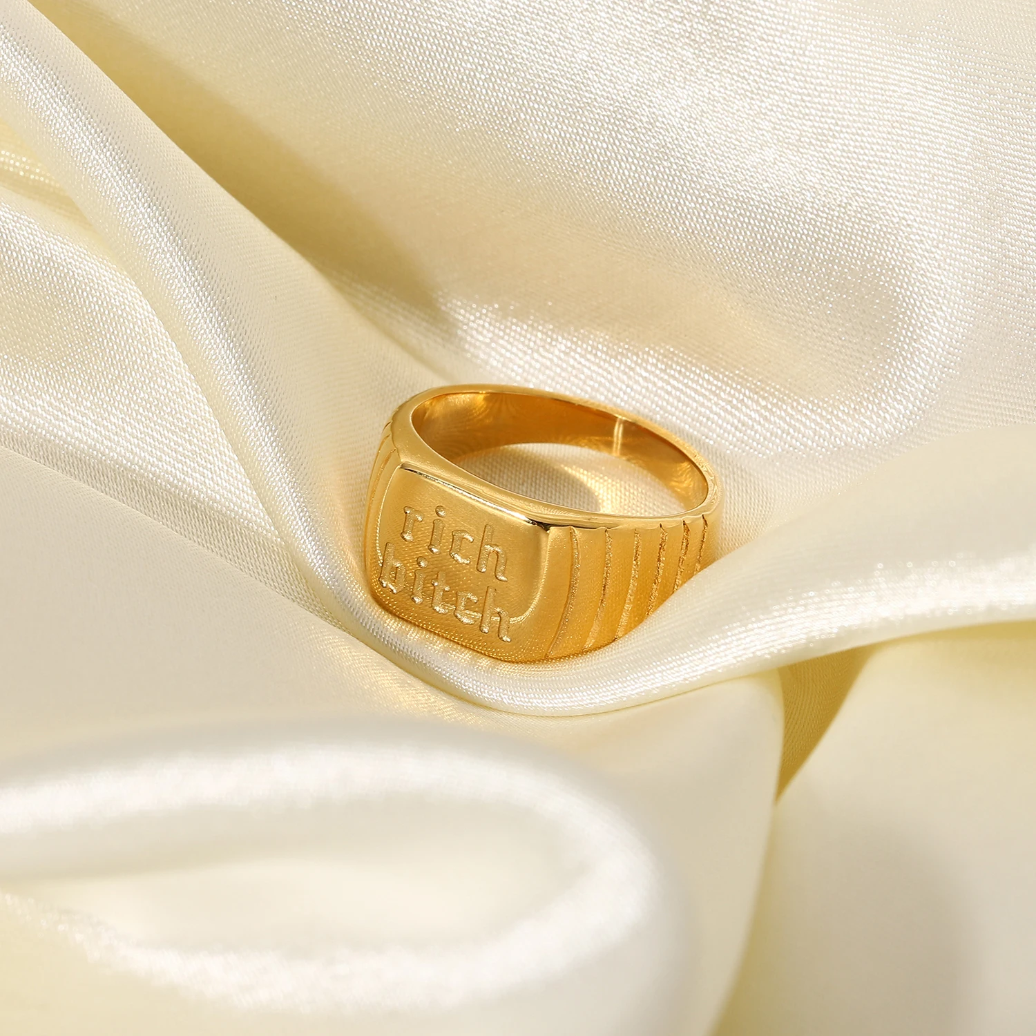18k Gold Plated 316L Stainless Steel Rectangle Word Rich Bitch Lettered Rings For Women High Quality Waterproof Rings Jewelry