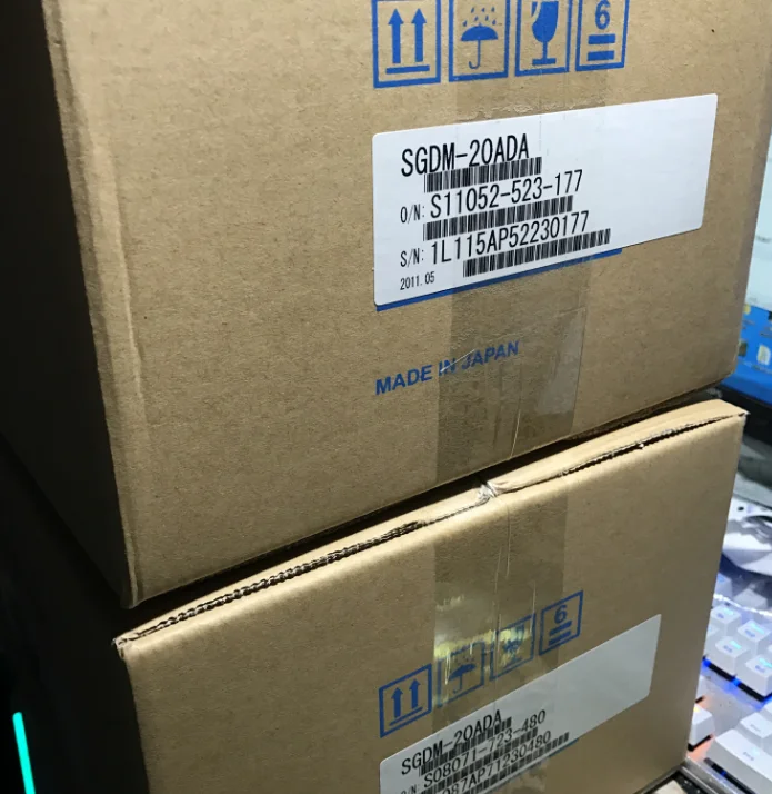 SGDM-50ADA, SGDM-75ADA, SGDM-08ADA, SGDM-20ADA, SGDM-60ADA, SGDM-30ADA водитель YASKAWA SERVOPACK