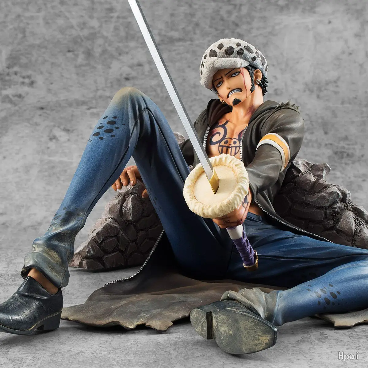 

Anime Model HNA King Pop Trafalgar Garro Fighting Version Battle Damage Ver. Box