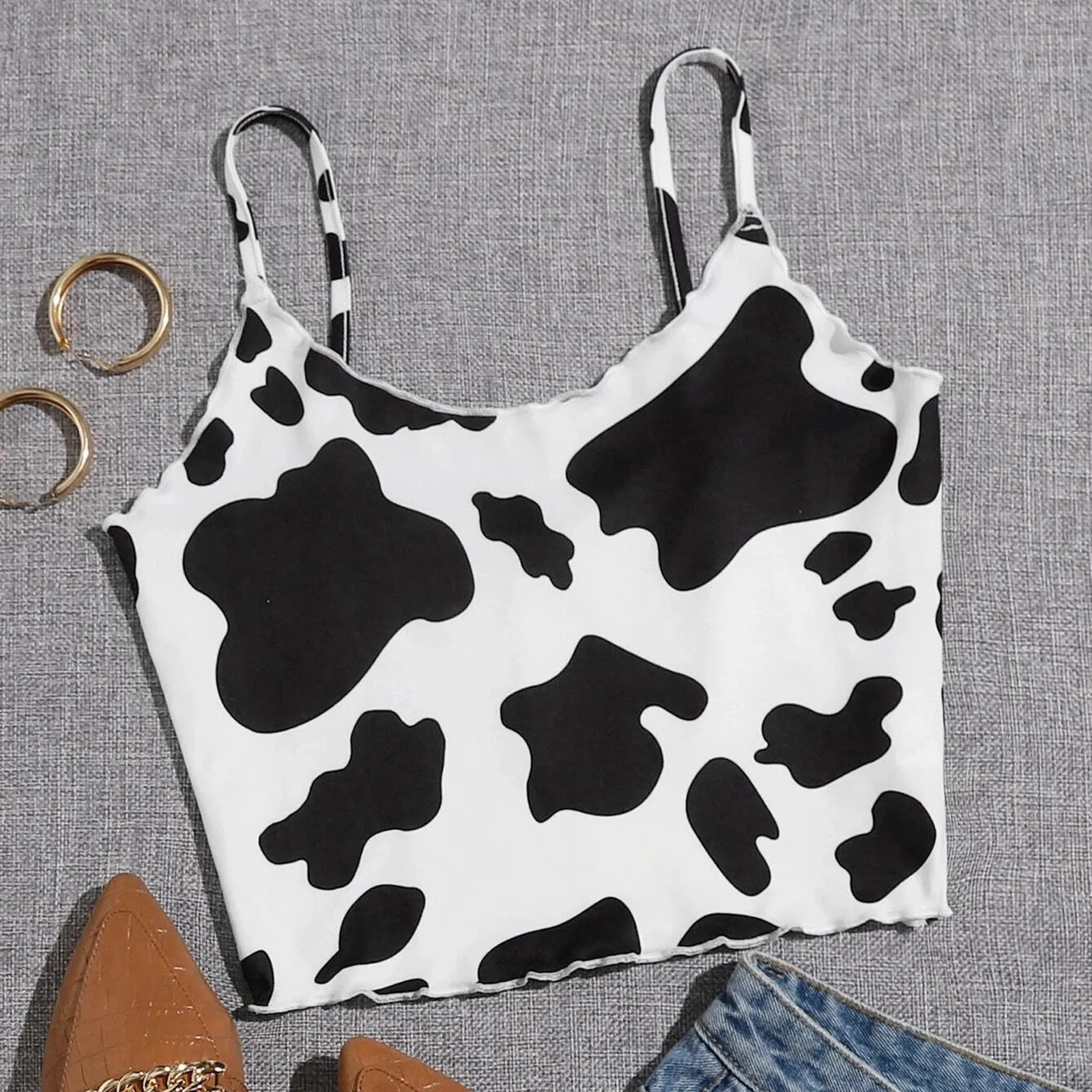Кроп-топ женский летний облегающий с открытой спиной и оборками принтом молочной